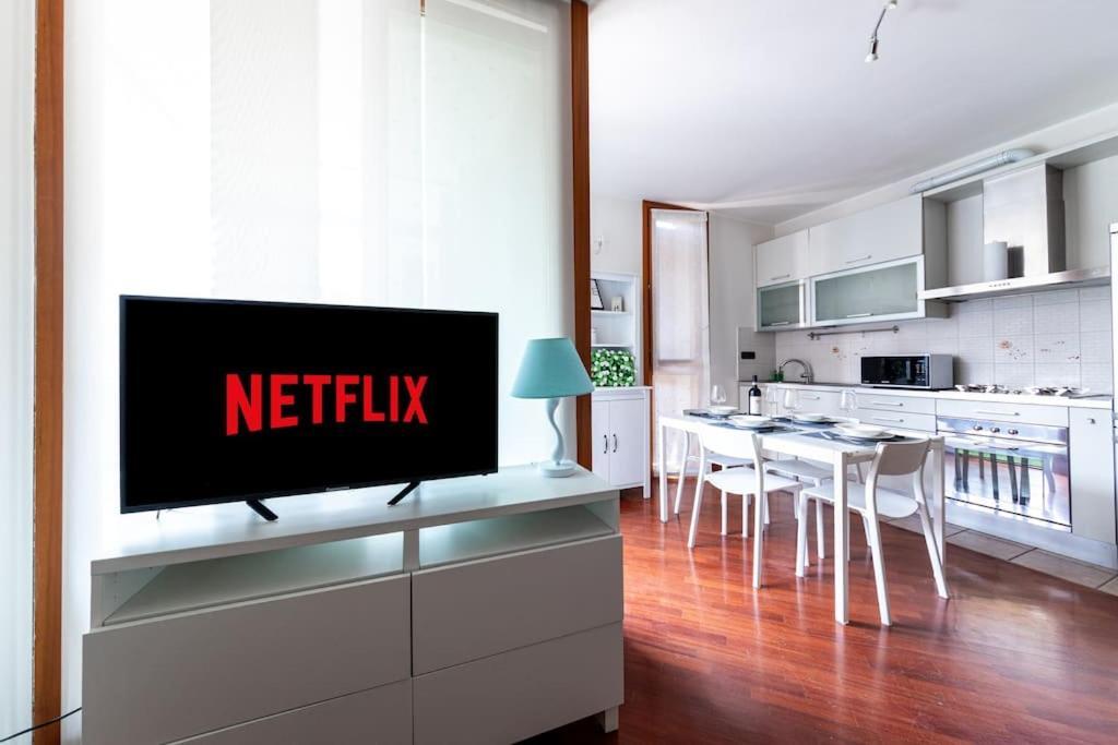 Appartamento Caterina A 5 Minuti Da Milano Fiere E San Siro Con Wifi-Netflix-Free Parking Екстер'єр фото