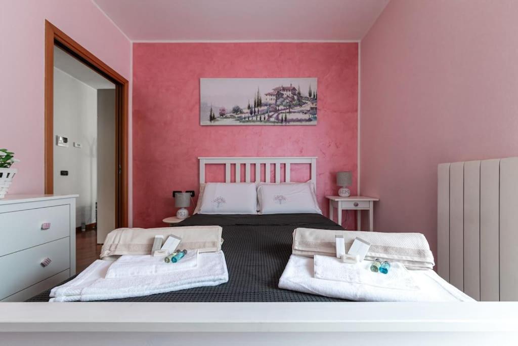 Appartamento Caterina A 5 Minuti Da Milano Fiere E San Siro Con Wifi-Netflix-Free Parking Екстер'єр фото